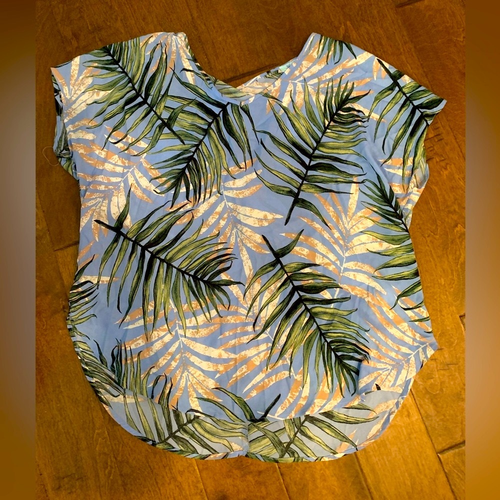 XL oversized Tropical Trance Top. Sky Blue by She + Sky Palm Leaves NWT